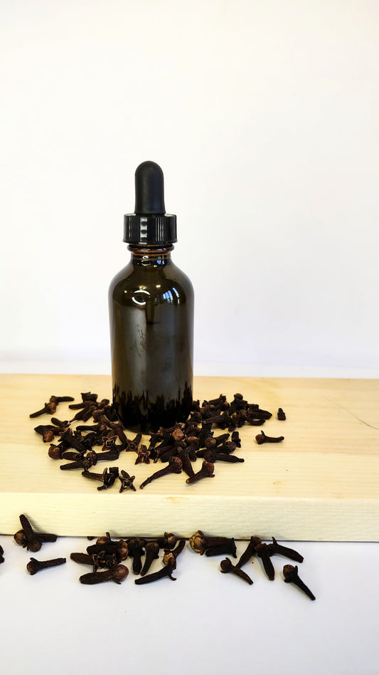 Clove and Comfrey Oil